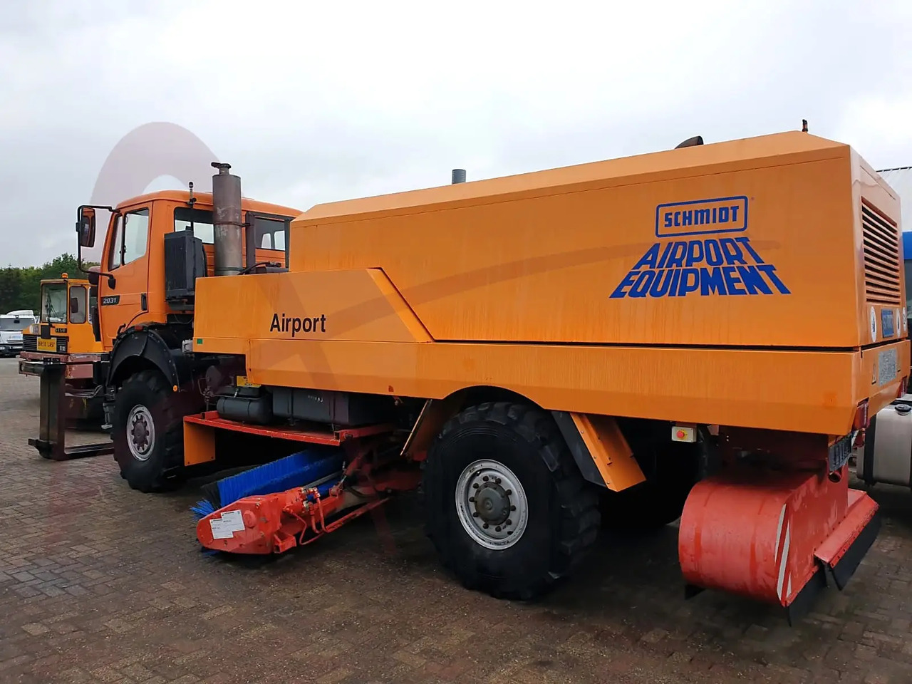 MERCEDES SCHMIDT SK2031/CJS9 - מטאטא כבישים: תמונה 2 MERCEDES SCHMIDT SK2031/CJS9 - מטאטא כבישים: תמונה 2