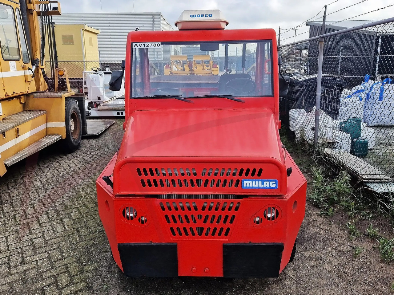 MULAG COMET 4CNG - טרקטור כבודה: תמונה 2 MULAG COMET 4CNG - טרקטור כבודה: תמונה 2