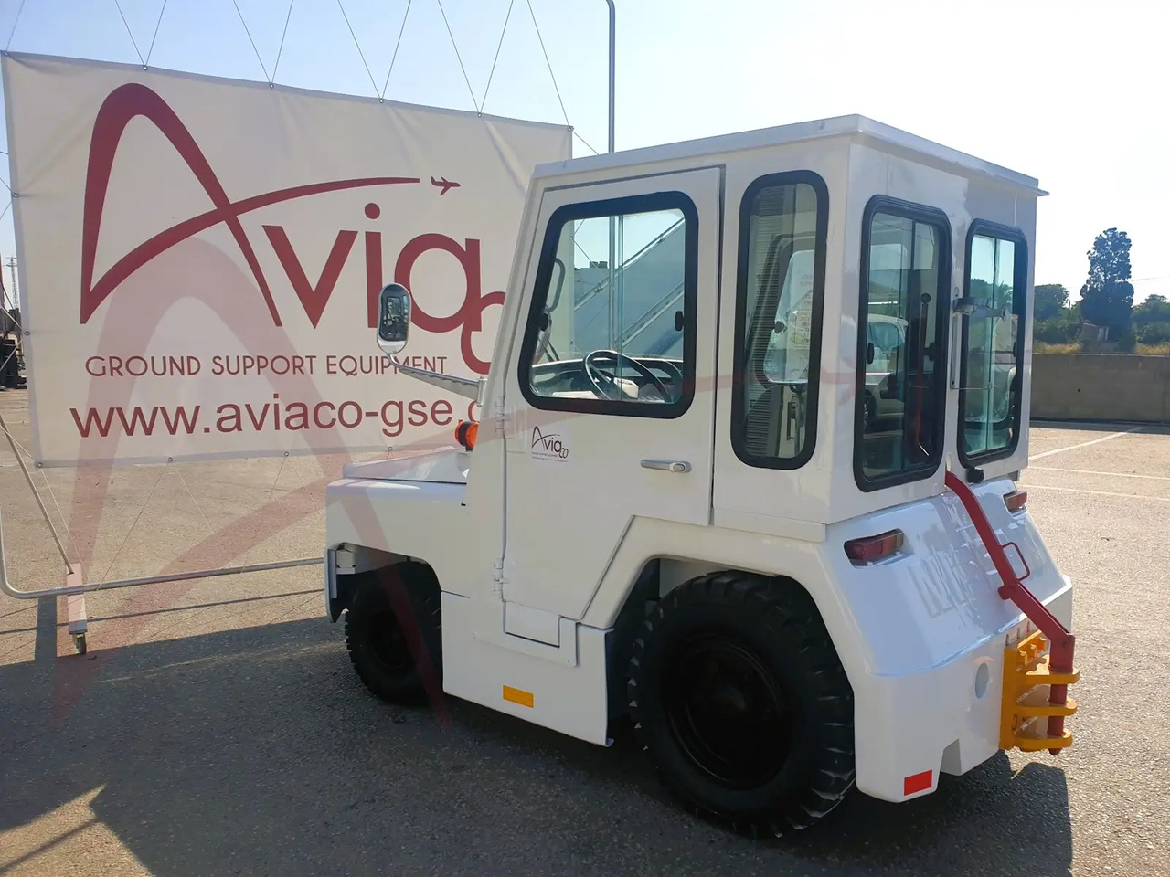 NISSAN FV02 - טרקטור כבודה: תמונה 2 NISSAN FV02 - טרקטור כבודה: תמונה 2