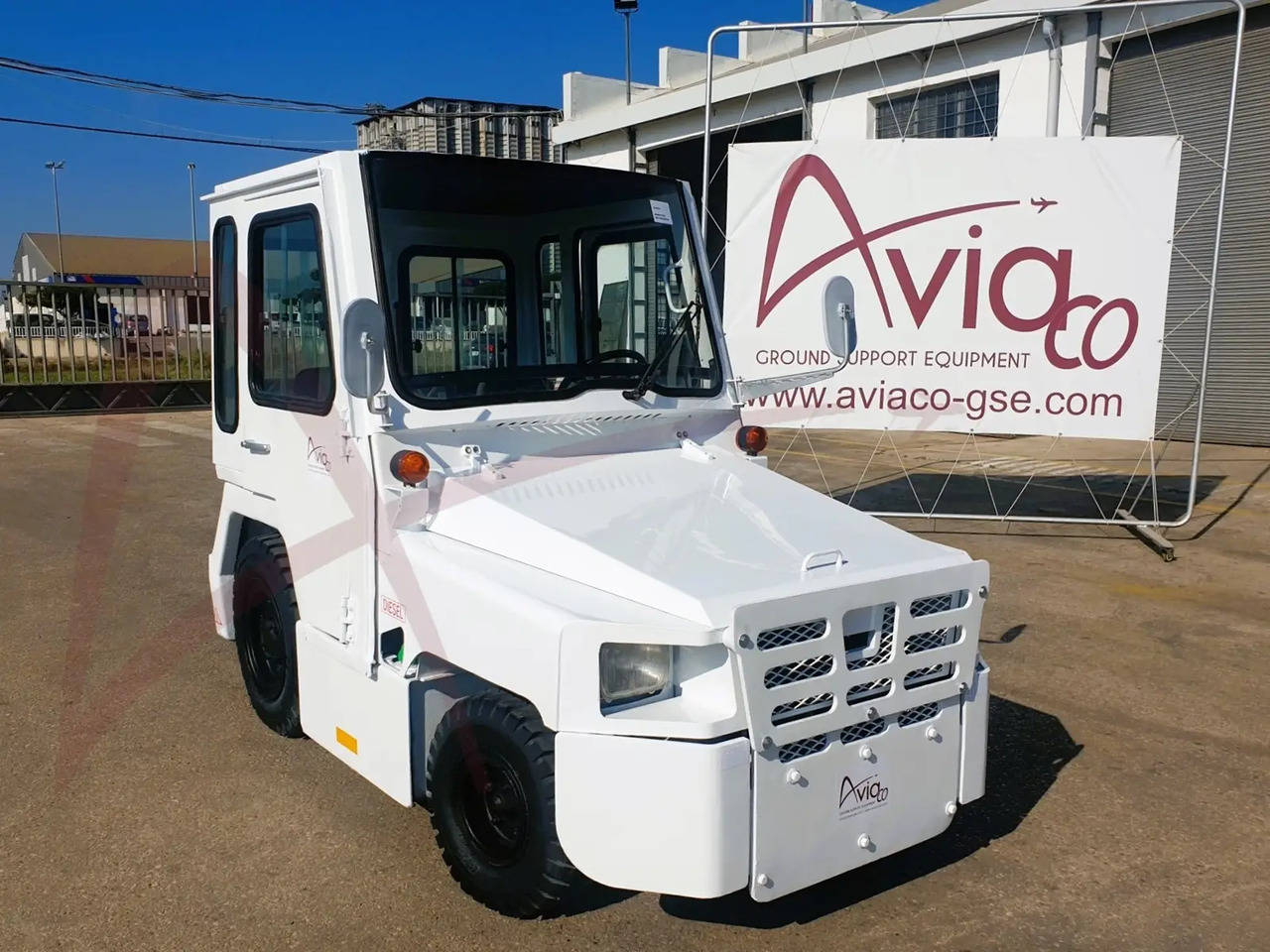 NISSAN FV02 - טרקטור כבודה: תמונה 1 NISSAN FV02 - טרקטור כבודה: תמונה 1
