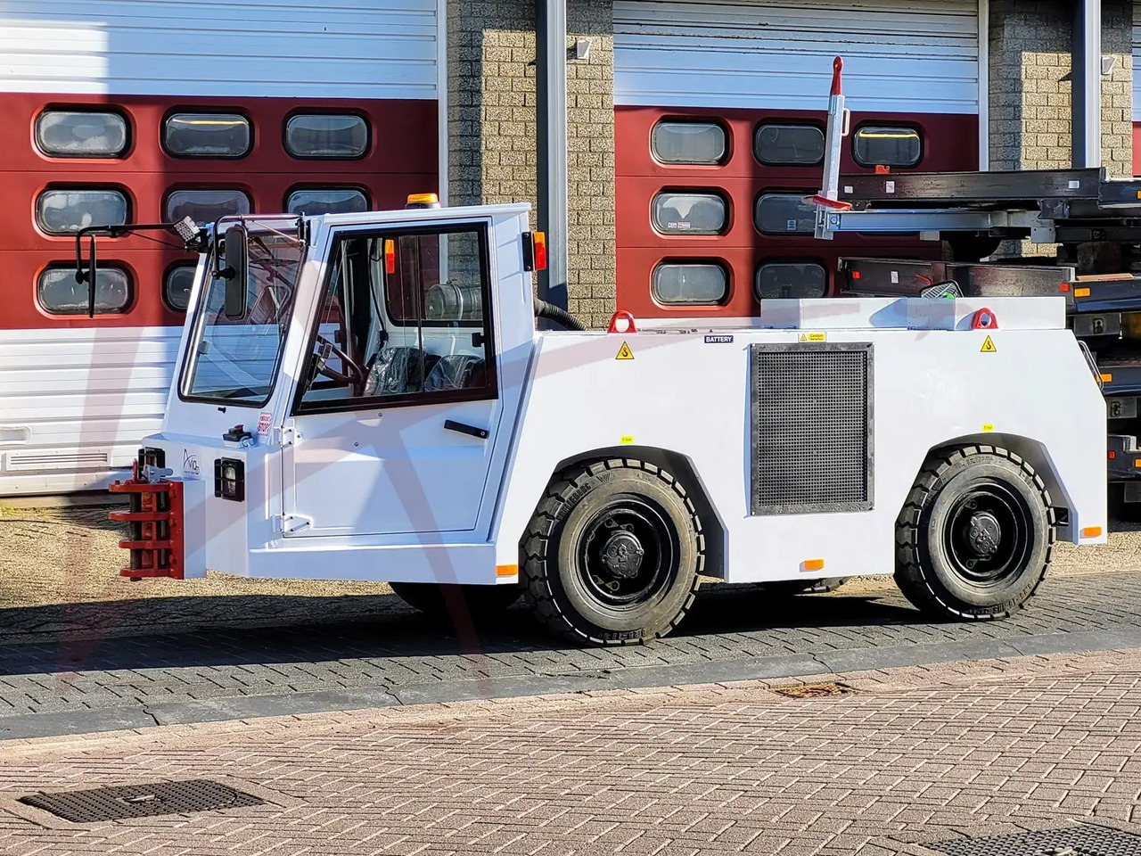 TLD TMX-100 - טרקטור דחיפה לאחור: תמונה 1 TLD TMX-100 - טרקטור דחיפה לאחור: תמונה 1