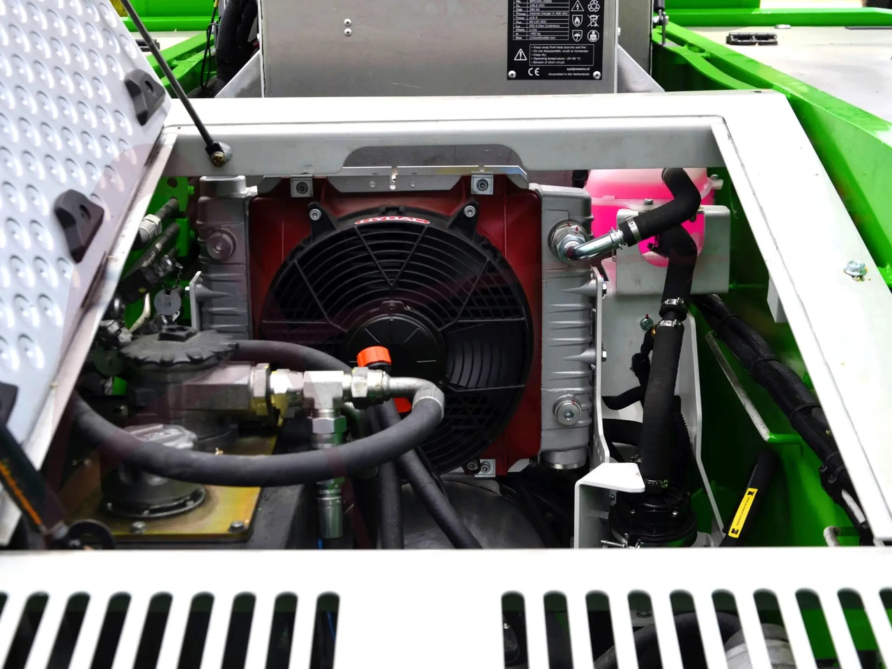 TLD TMX-150/12 Electric - טרקטור דחיפה לאחור: תמונה 3 TLD TMX-150/12 Electric - טרקטור דחיפה לאחור: תמונה 3