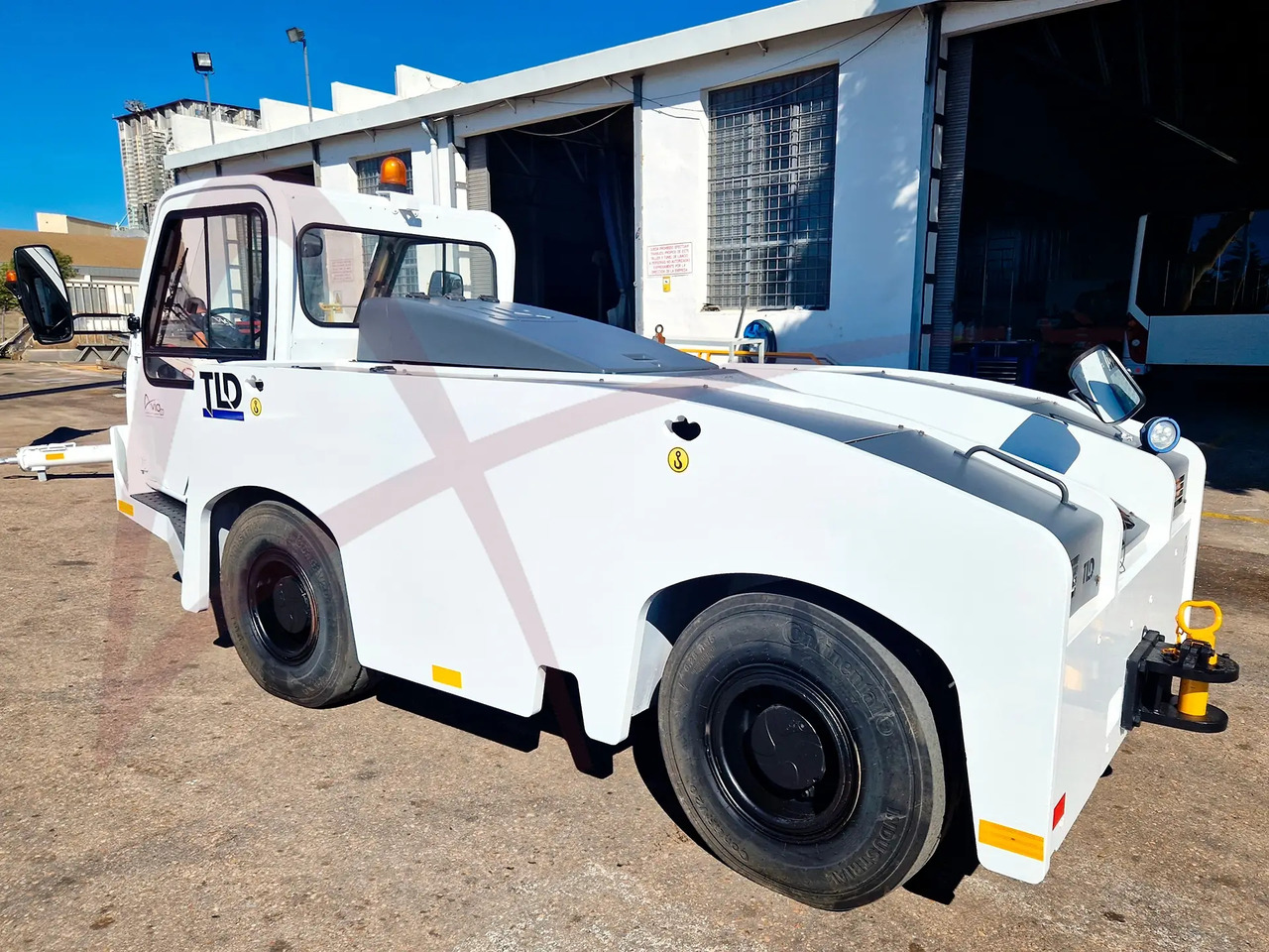 TLD TMX-150/15 - טרקטור דחיפה לאחור: תמונה 2 TLD TMX-150/15 - טרקטור דחיפה לאחור: תמונה 2