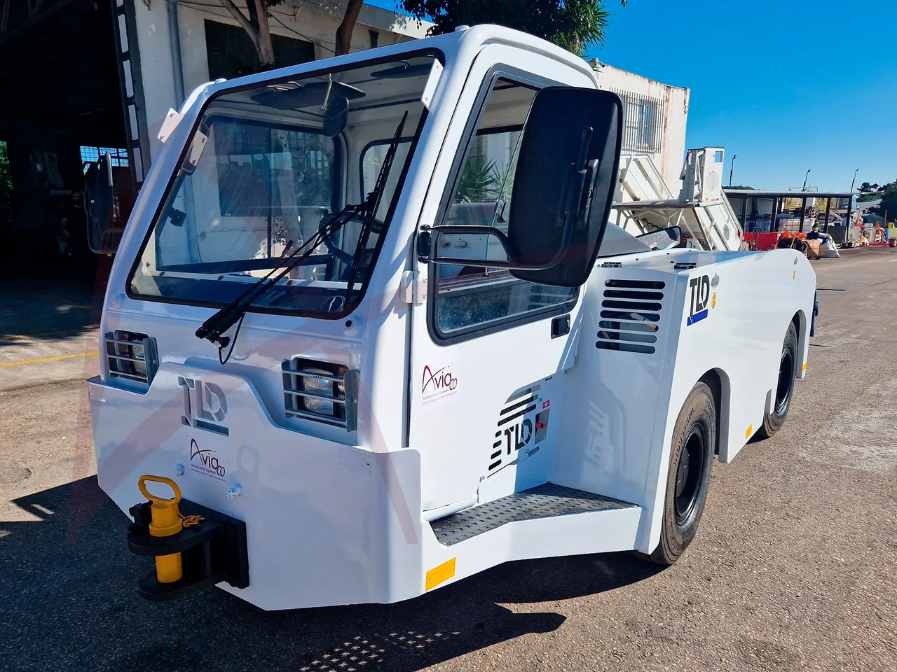 TLD TMX-150/15 - טרקטור דחיפה לאחור: תמונה 1 TLD TMX-150/15 - טרקטור דחיפה לאחור: תמונה 1