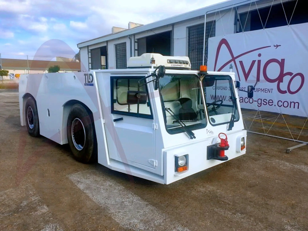 TLD TMX-400 - טרקטור דחיפה לאחור: תמונה 1 TLD TMX-400 - טרקטור דחיפה לאחור: תמונה 1