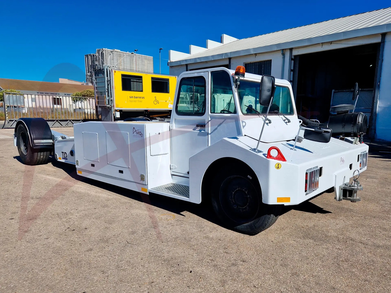 TLD TPX-200-MT - טרקטור דחיפה לאחור: תמונה 2 TLD TPX-200-MT - טרקטור דחיפה לאחור: תמונה 2