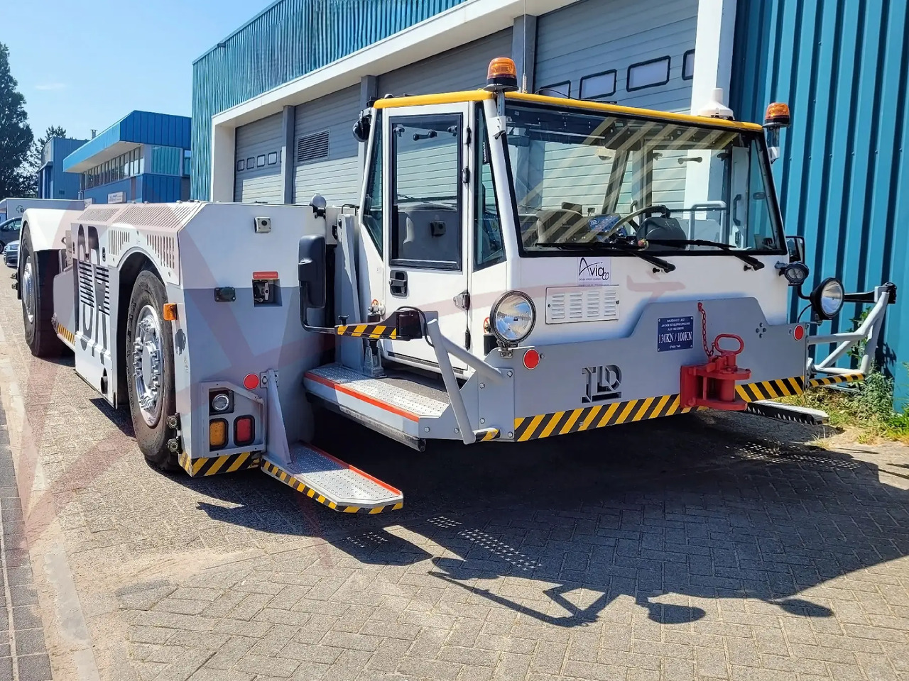 TLD TPX-500-MTS - טרקטור דחיפה לאחור: תמונה 1 TLD TPX-500-MTS - טרקטור דחיפה לאחור: תמונה 1