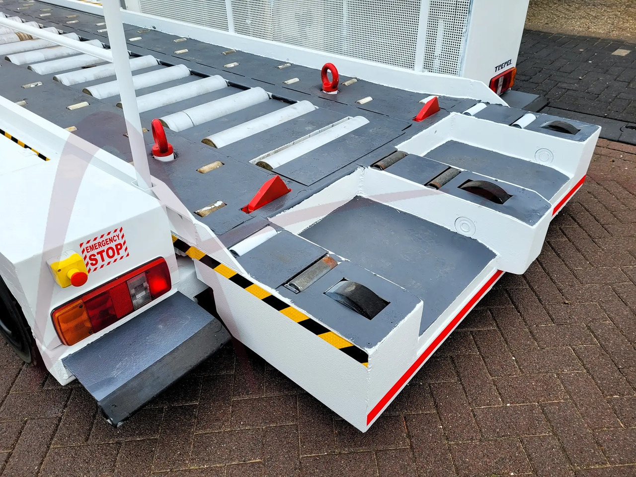 TREPEL CCL35/35 - מעמיס מטען למטוסים: תמונה 5 TREPEL CCL35/35 - מעמיס מטען למטוסים: תמונה 5