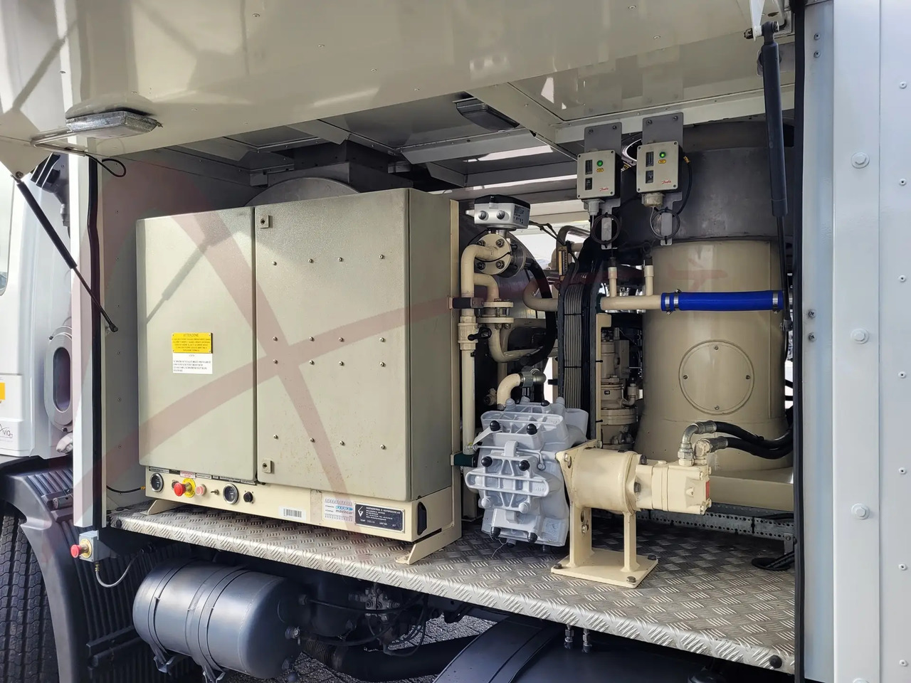 VESTERGAARD ELEPHANT MY - רכב להפשרה של מטוסים: תמונה 4 VESTERGAARD ELEPHANT MY - רכב להפשרה של מטוסים: תמונה 4