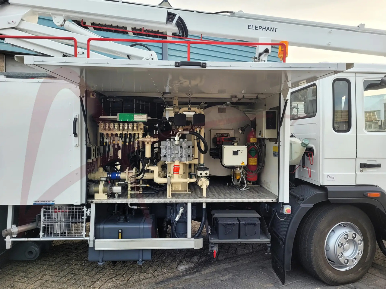 VESTERGAARD ELEPHANT MY - רכב להפשרה של מטוסים: תמונה 3 VESTERGAARD ELEPHANT MY - רכב להפשרה של מטוסים: תמונה 3