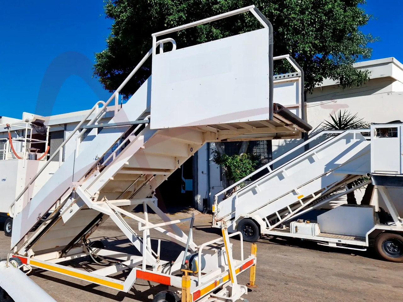 YUMBO ERP-RM-I - מדרגות נוסעים: תמונה 1 YUMBO ERP-RM-I - מדרגות נוסעים: תמונה 1