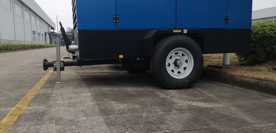 חָדָשׁ מדחס אוויר Liutech 400-30  1412CFM 30Bar Portable Screw Diesel: תמונה 8
