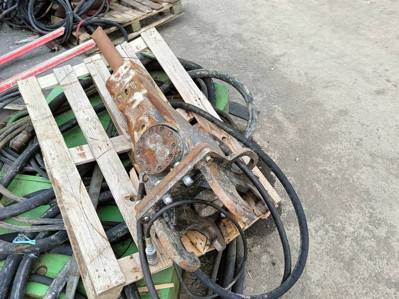 Atlas-Copco HS35U 248 kg hamer breker brokk husqvarna 8 cm - פטיש הידרולי עבור מכונת בנייה: תמונה 2 Atlas-Copco HS35U 248 kg hamer breker brokk husqvarna 8 cm - פטיש הידרולי עבור מכונת בנייה: תמונה 2