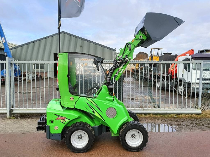 Avant M420 MSDNT mini shovel loader lader 980 kg CE - מעמיס רצועות קומפקטי: תמונה 1 Avant M420 MSDNT mini shovel loader lader 980 kg CE - מעמיס רצועות קומפקטי: תמונה 1