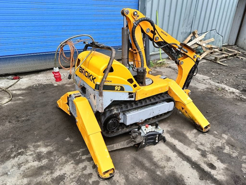 Brokk 90 husqvarna robot remote excavator digger - מחפר סורק: תמונה 3 Brokk 90 husqvarna robot remote excavator digger - מחפר סורק: תמונה 3
