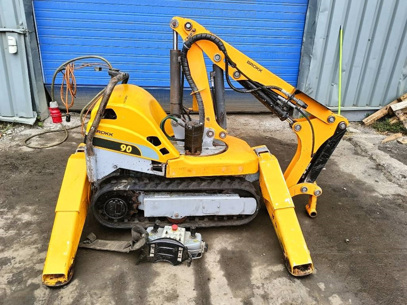 Brokk 90 husqvarna robot remote excavator digger - מחפר סורק: תמונה 2 Brokk 90 husqvarna robot remote excavator digger - מחפר סורק: תמונה 2