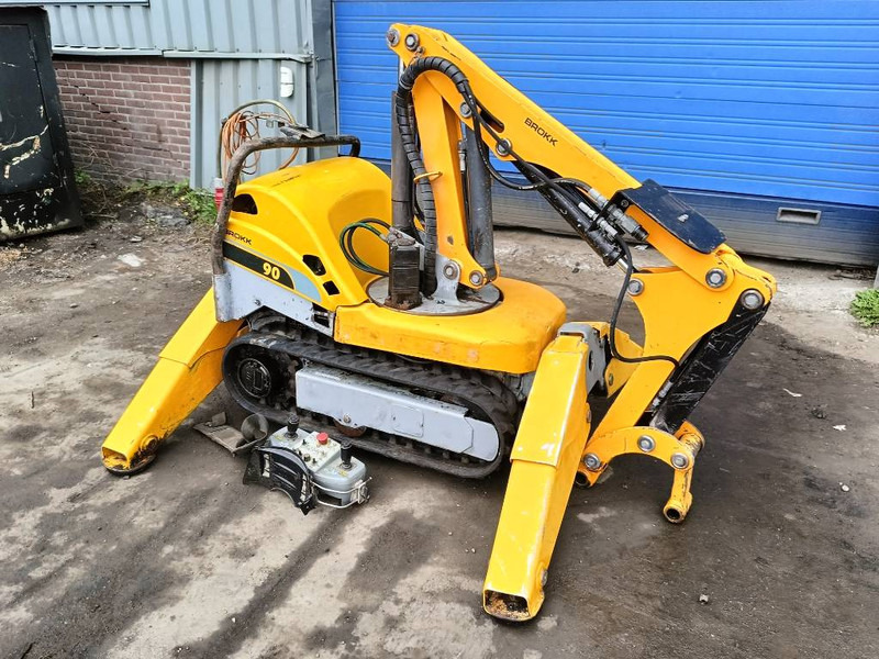 Brokk 90 husqvarna robot remote excavator digger - מחפר סורק: תמונה 1 Brokk 90 husqvarna robot remote excavator digger - מחפר סורק: תמונה 1