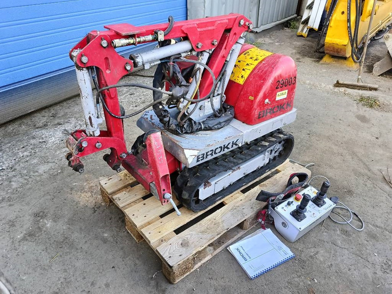 Brokk mini cut 40 demolition robot remote controlled - מחפר סורק: תמונה 4 Brokk mini cut 40 demolition robot remote controlled - מחפר סורק: תמונה 4