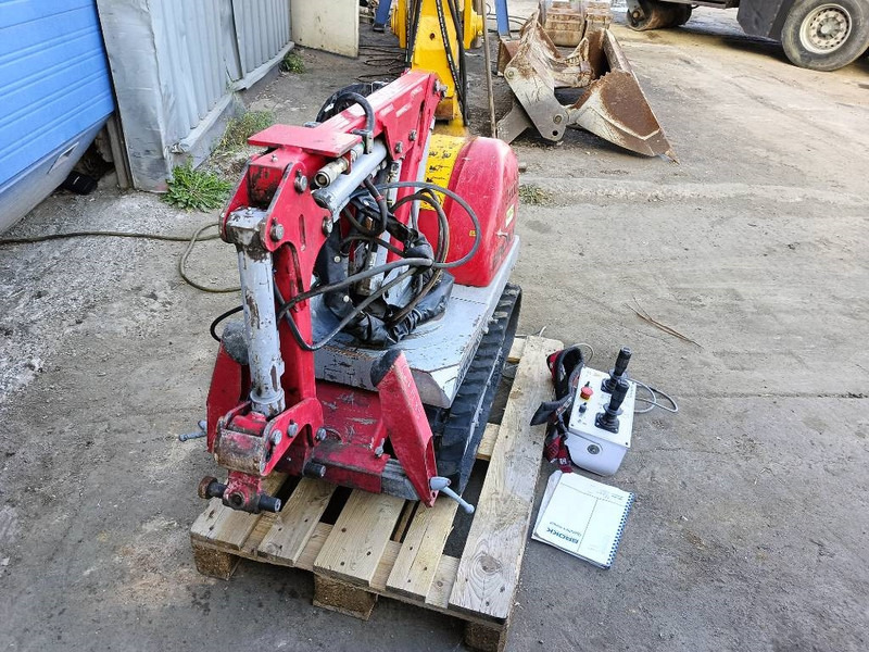 Brokk mini cut 40 demolition robot remote controlled - מחפר סורק: תמונה 5 Brokk mini cut 40 demolition robot remote controlled - מחפר סורק: תמונה 5