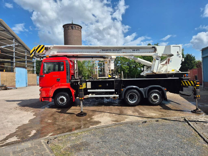 Bronto skylift 28-2T1 28 m hi lift hoogwerker MAN TGA 26. - פלטפורמה אווירית מותקנת על משאית: תמונה 4 Bronto skylift 28-2T1 28 m hi lift hoogwerker MAN TGA 26. - פלטפורמה אווירית מותקנת על משאית: תמונה 4
