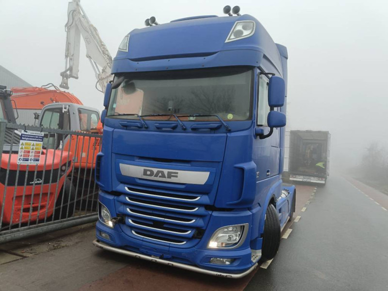 DAF XF 510 superspacecab 518.000 km truck trekker - יחידת טרקטור: תמונה 3 DAF XF 510 superspacecab 518.000 km truck trekker - יחידת טרקטור: תמונה 3