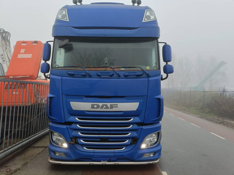 DAF XF 510 superspacecab 518.000 km truck trekker - יחידת טרקטור: תמונה 4 DAF XF 510 superspacecab 518.000 km truck trekker - יחידת טרקטור: תמונה 4