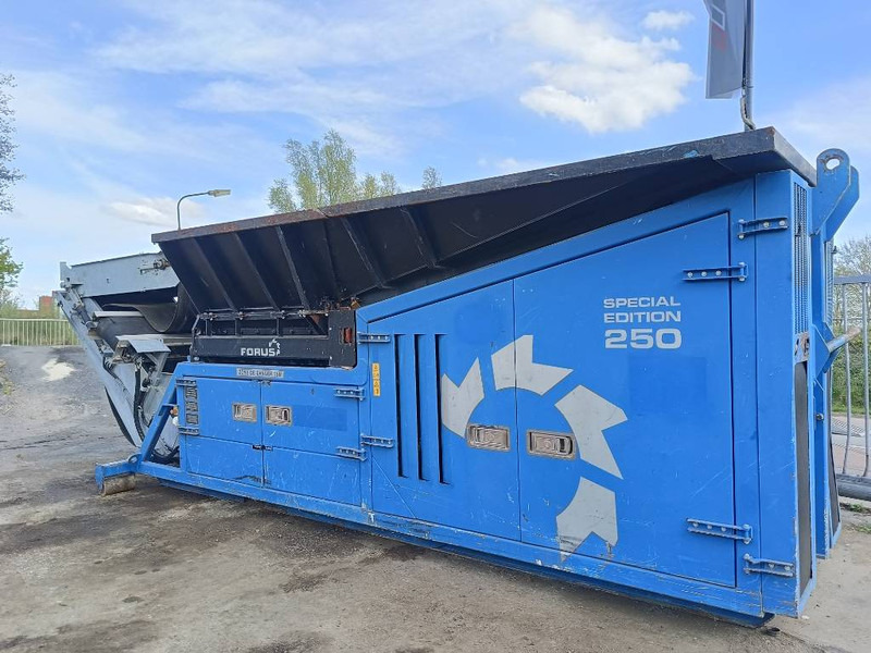 Forus eggersmann SE250 shredder wood waste 2017 1392 uur - מגרסה: תמונה 1 Forus eggersmann SE250 shredder wood waste 2017 1392 uur - מגרסה: תמונה 1