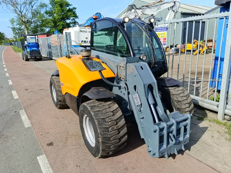 Giant 4548 Tendo verreiker 4,6 m 1,7 ton telehandler CE - מפעיל טלסקופי: תמונה 3 Giant 4548 Tendo verreiker 4,6 m 1,7 ton telehandler CE - מפעיל טלסקופי: תמונה 3