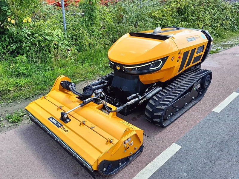 McConnel Robocut RC56 robot remote maaier mower 1200kg - מכסחה: תמונה 2 McConnel Robocut RC56 robot remote maaier mower 1200kg - מכסחה: תמונה 2