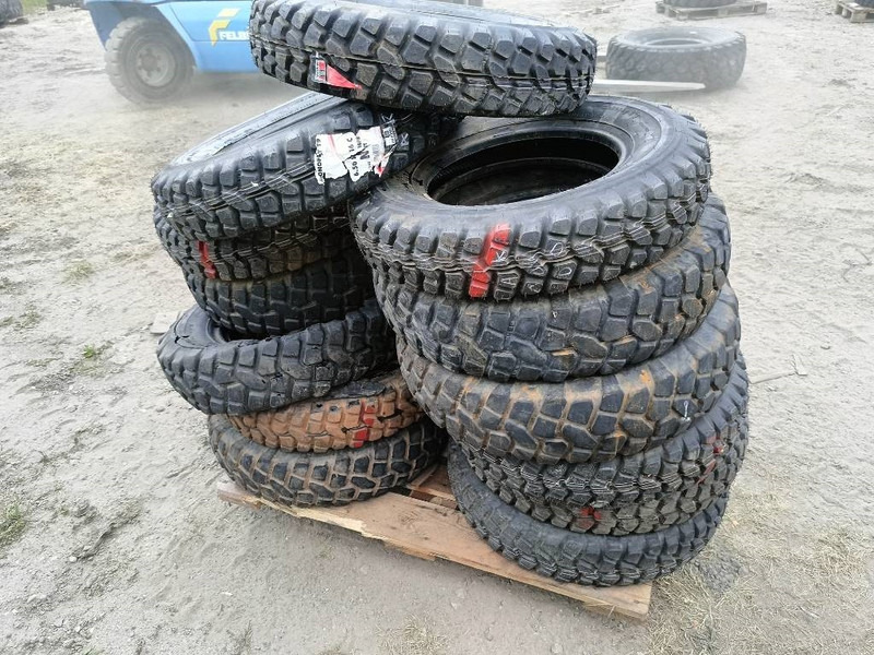 Michelin 6,50 R16 C 7,00R16 C 22/100R16 255/100R16 banden l - גלגלים וצמיגים עבור מכונת בנייה: תמונה 2 Michelin 6,50 R16 C 7,00R16 C 22/100R16 255/100R16 banden l - גלגלים וצמיגים עבור מכונת בנייה: תמונה 2