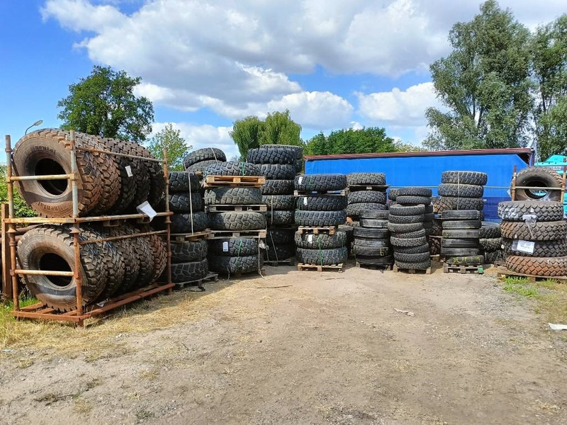 Michelin continental band 13R22.5 , 315/80R22.5 , 13R22,5 l - גלגלים וצמיגים עבור מכונת בנייה: תמונה 1 Michelin continental band 13R22.5 , 315/80R22.5 , 13R22,5 l - גלגלים וצמיגים עבור מכונת בנייה: תמונה 1