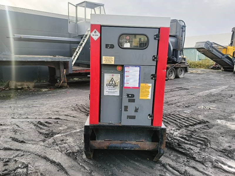 ערכת גנרטורים SDMO R220 C3 220 kva generator john deere 318A: תמונה 11