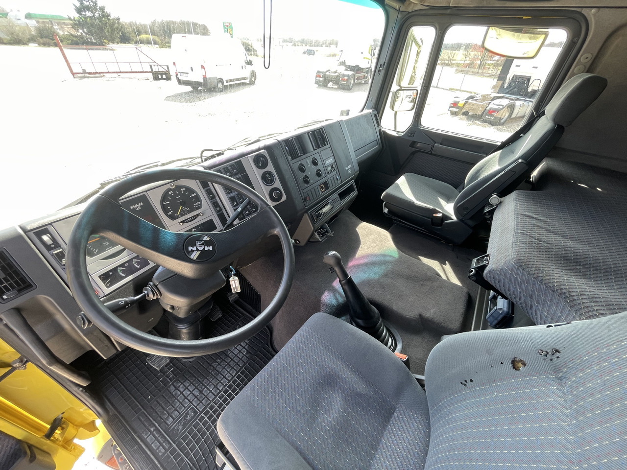 MAN F2000 413 6x2 Manual CRANE Hiab 330+jib 90 21m - יחידת טרקטור: תמונה 3 MAN F2000 413 6x2 Manual CRANE Hiab 330+jib 90 21m - יחידת טרקטור: תמונה 3