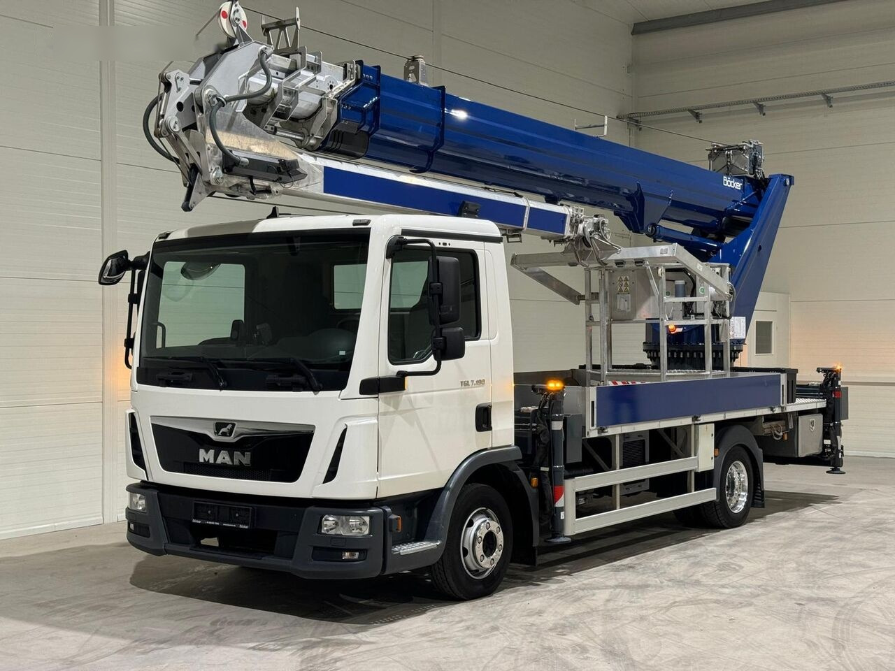 MAN Böcker AK 37/4000 on chassis - עגורן נייד: תמונה 3 MAN Böcker AK 37/4000 on chassis - עגורן נייד: תמונה 3