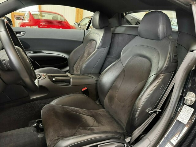 AUDI R8 4.2 FSI V8 quattro Coupé Neuzustand - מכונית: תמונה 5 AUDI R8 4.2 FSI V8 quattro Coupé Neuzustand - מכונית: תמונה 5