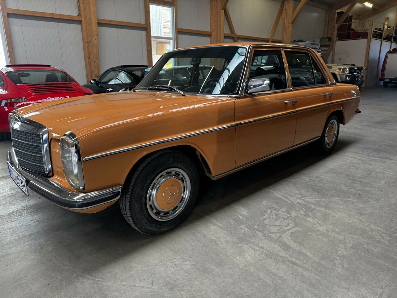 Mercedes-Benz 200 D/8 - סדאן: תמונה 2 Mercedes-Benz 200 D/8 - סדאן: תמונה 2