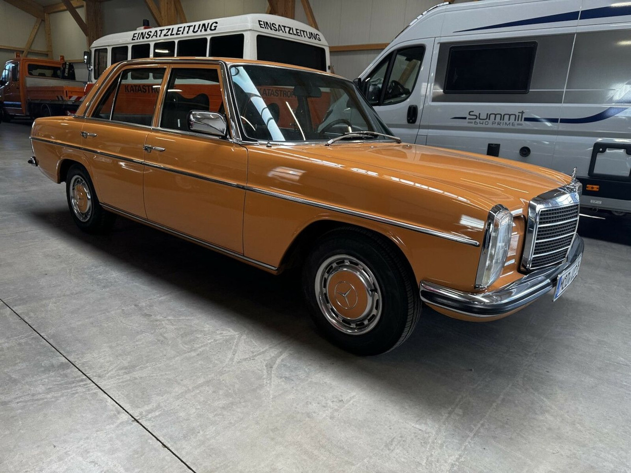 Mercedes-Benz 200 D/8 - סדאן: תמונה 4 Mercedes-Benz 200 D/8 - סדאן: תמונה 4