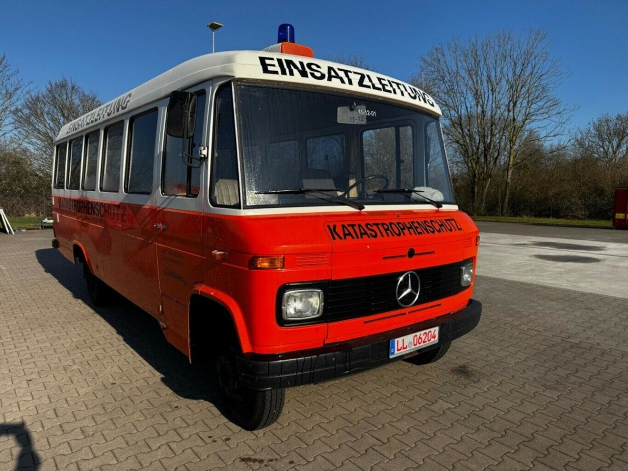 Mercedes-Benz O 309 D 608 613 Mercedes-Benz O 309D 608D H-Kennzeichen - כלי רכב מסחרי עם לוח: תמונה 1 Mercedes-Benz O 309 D 608 613 Mercedes-Benz O 309D 608D H-Kennzeichen - כלי רכב מסחרי עם לוח: תמונה 1