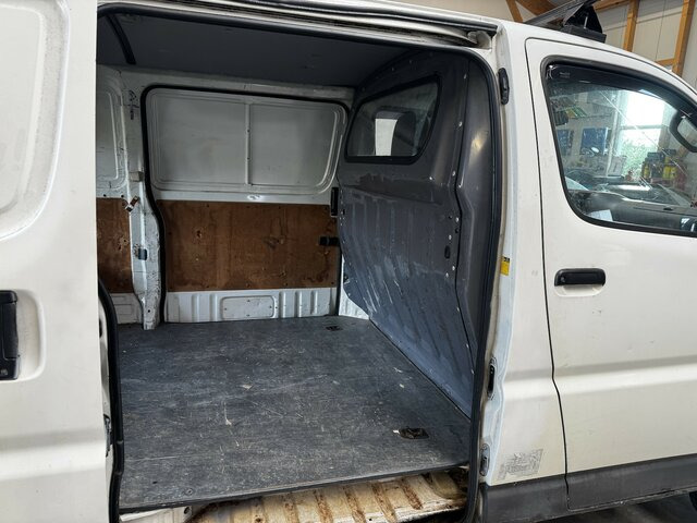 TOYOTA HiAce 2.5TD Kasten lang 4WD 4x4 - כלי רכב מסחרי עם לוח: תמונה 5 TOYOTA HiAce 2.5TD Kasten lang 4WD 4x4 - כלי רכב מסחרי עם לוח: תמונה 5