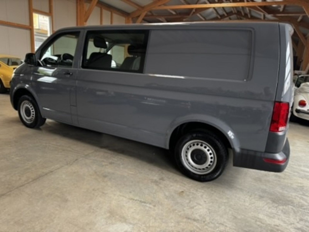 Volkswagen T6.1 lang 5-Sitzer 2.0 TDI 4Motion LKW - כלי רכב מסחרי קטן: תמונה 2 Volkswagen T6.1 lang 5-Sitzer 2.0 TDI 4Motion LKW - כלי רכב מסחרי קטן: תמונה 2