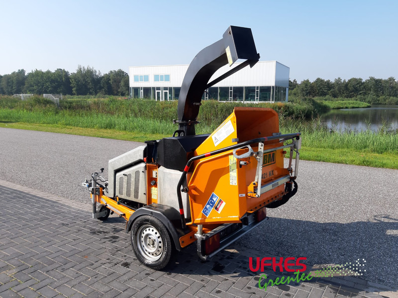 JBM 421 MX - מגרסת עץ: תמונה 1 JBM 421 MX - מגרסת עץ: תמונה 1
