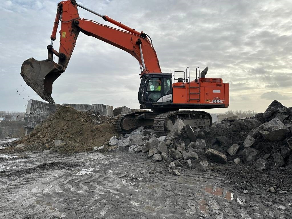 Hitachi ZX690 LCR - 6 - מחפר סורק: תמונה 1 Hitachi ZX690 LCR - 6 - מחפר סורק: תמונה 1
