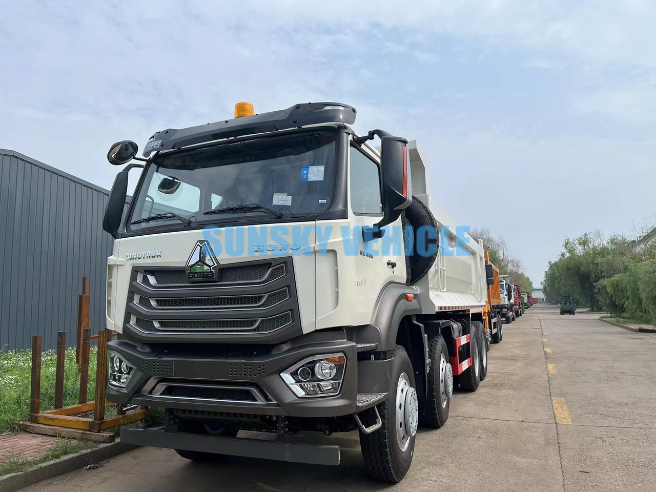 HOWO 8X4 dump truck - מזהיר: תמונה 3 HOWO 8X4 dump truck - מזהיר: תמונה 3