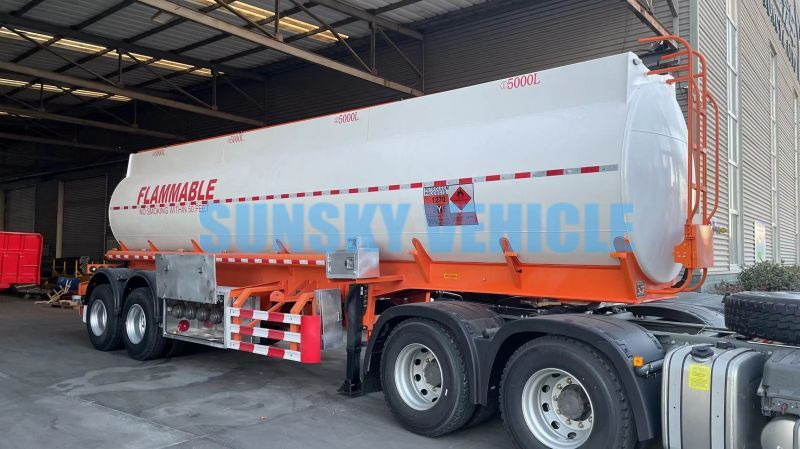 SUNSKY Fuel Tank Trailer - סמיטריילר מכל: תמונה 1 SUNSKY Fuel Tank Trailer - סמיטריילר מכל: תמונה 1