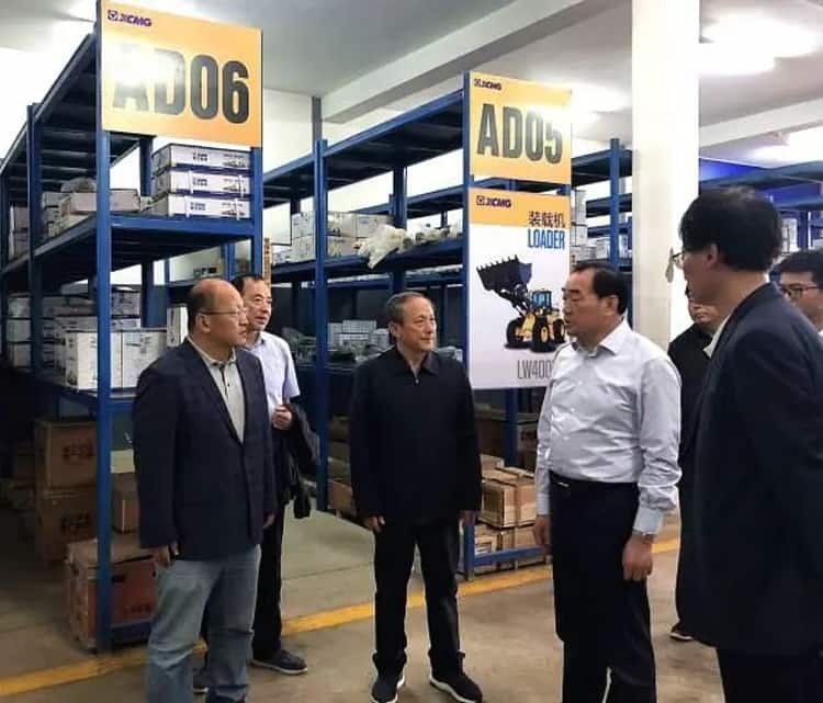 חלקי חילוף עבור מחפר סורק Consumable Spare Parts List of XCMG XE215C Excavator: תמונה 8 חלקי חילוף עבור מחפר סורק Consumable Spare Parts List of XCMG XE215C Excavator: תמונה 8