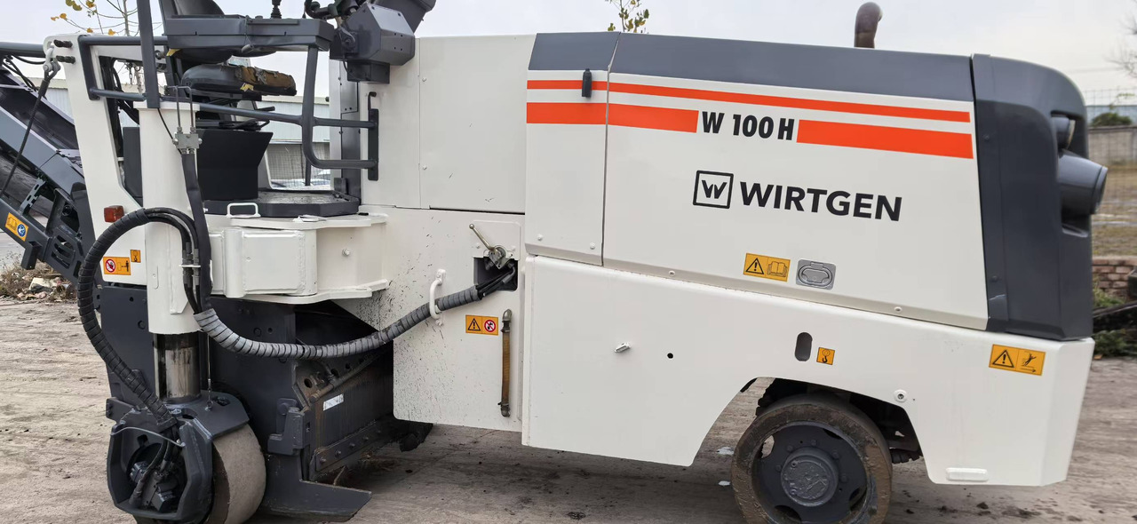WIRTGEN Road Machine W-100H Used Asphalt Milling Machine With High Quality - מקצועה חשמלית קרה: תמונה 2 WIRTGEN Road Machine W-100H Used Asphalt Milling Machine With High Quality - מקצועה חשמלית קרה: תמונה 2