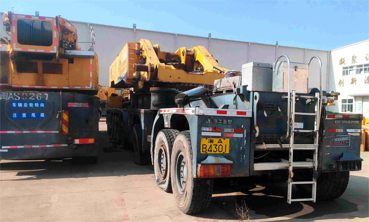 עגורן לכל שטח XCMG 1200ton QAY1200 used hydraulic all terrain crane: תמונה 6 עגורן לכל שטח XCMG 1200ton QAY1200 used hydraulic all terrain crane: תמונה 6