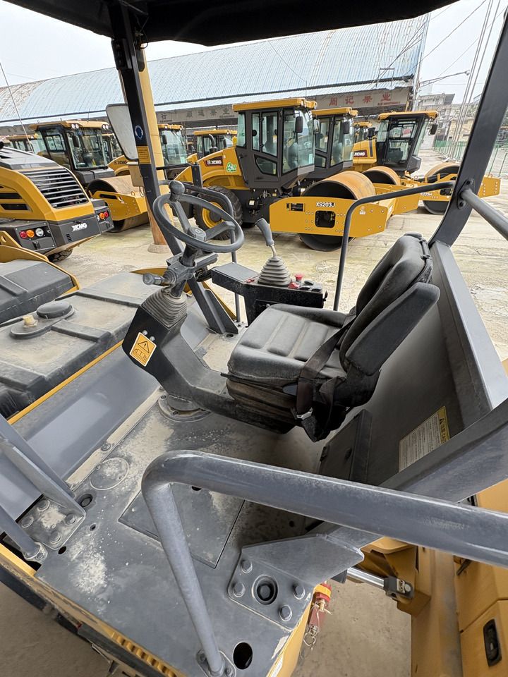 XCMG 8 ton 2Y103 double drum used vibratory road roller compactor 2022 - רולר כביש: תמונה 2 XCMG 8 ton 2Y103 double drum used vibratory road roller compactor 2022 - רולר כביש: תמונה 2