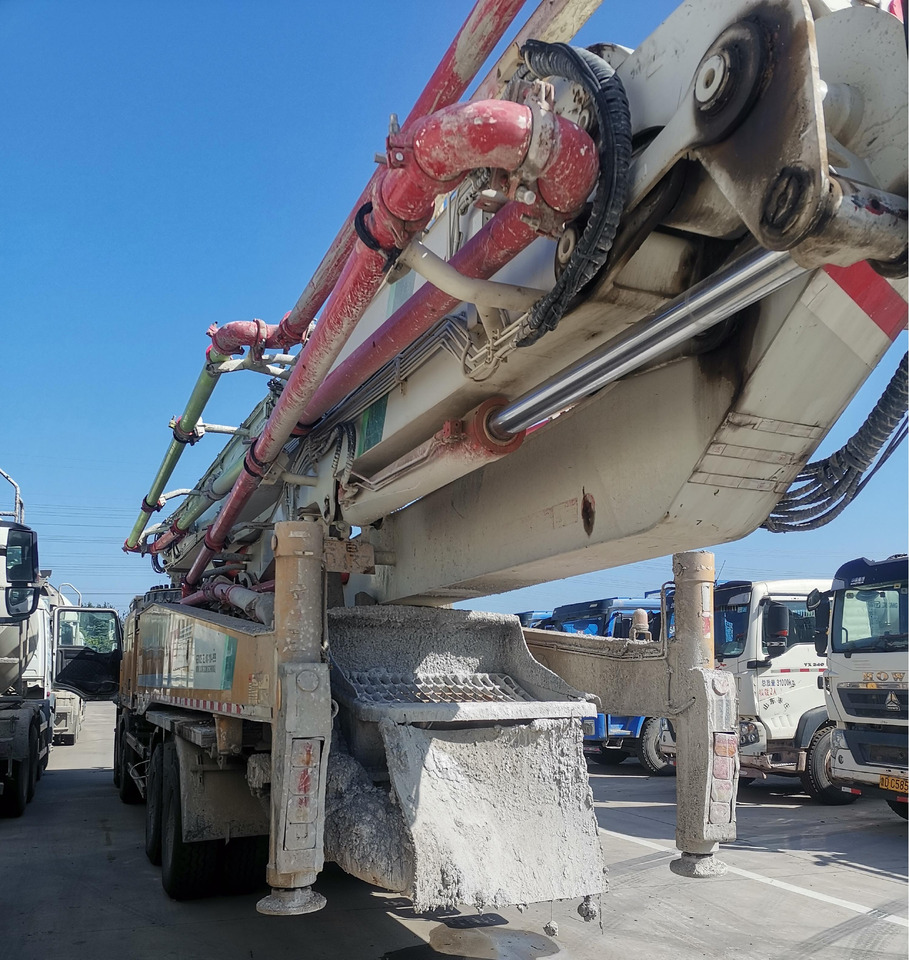 XCMG Factory Second Hand Hydraulic Concrete Pump HB62V 62m Cement Punp Truck For Sale - משאית משאבת בטון: תמונה 5 XCMG Factory Second Hand Hydraulic Concrete Pump HB62V 62m Cement Punp Truck For Sale - משאית משאבת בטון: תמונה 5