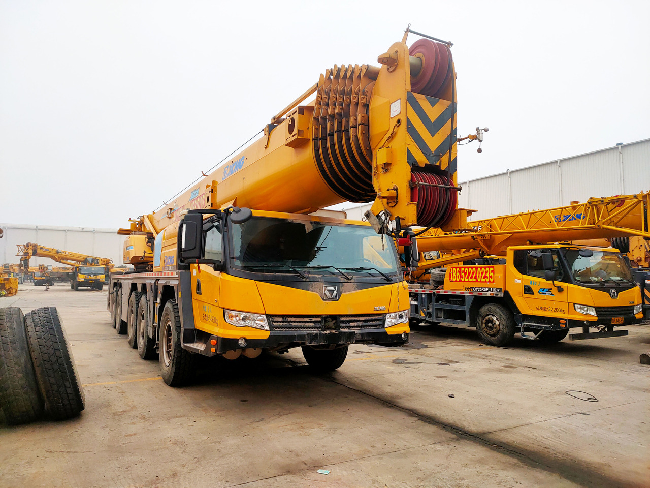 XCMG Official 130t Second Hand All Terrain Mobile Crane XCA130L8C Hydraulic Arm Crane Price List - עגורן לכל שטח: תמונה 2 XCMG Official 130t Second Hand All Terrain Mobile Crane XCA130L8C Hydraulic Arm Crane Price List - עגורן לכל שטח: תמונה 2